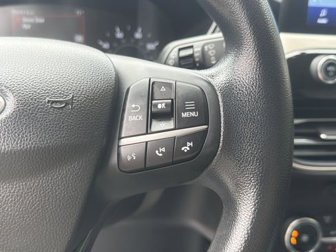 Used 2020 Ford Escape SE FWD image 10