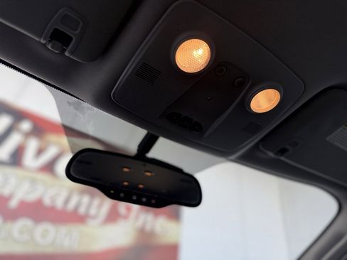 Used 2015 Chevrolet Traverse LTZ image 29