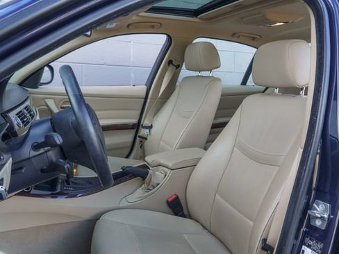 Used 2010 BMW 328i xDrive Sedan AWD/4WD image 5