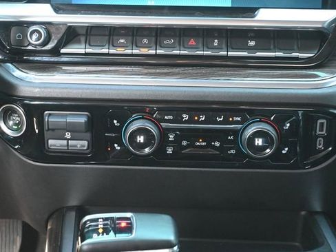 Used 2023 Chevrolet Silverado 1500 RST image 18