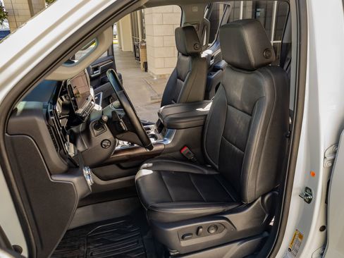 Used 2023 GMC Sierra 1500 SLT w/ SLT Premium Package image 29