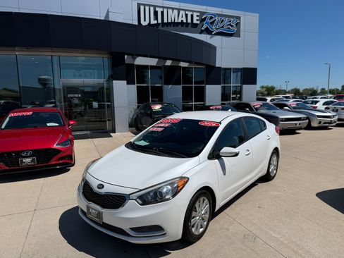 Used 2016 Kia Forte LX w/ LX Popular Plus Package FWD image 1