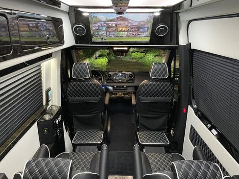Used 2022 Mercedes-Benz Sprinter 2500 image 28