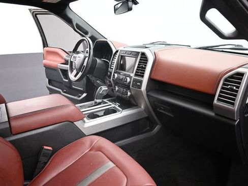 Used 2018 Ford F150 Platinum w/ Equipment Group 701A Luxury AWD/4WD image 24