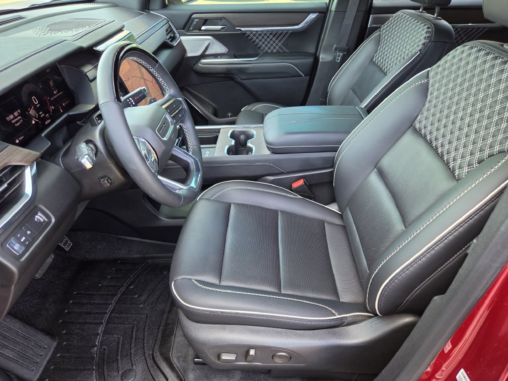 Used 2024 GMC Acadia Denali w/ Super Cruise Package FWD image 11