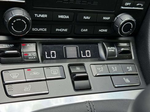 Used 2024 Porsche 718 Cayman image 25