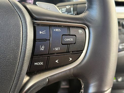 Used 2019 Lexus ES 350 Ultra Luxury w/ Accessory Package 2 FWD image 32