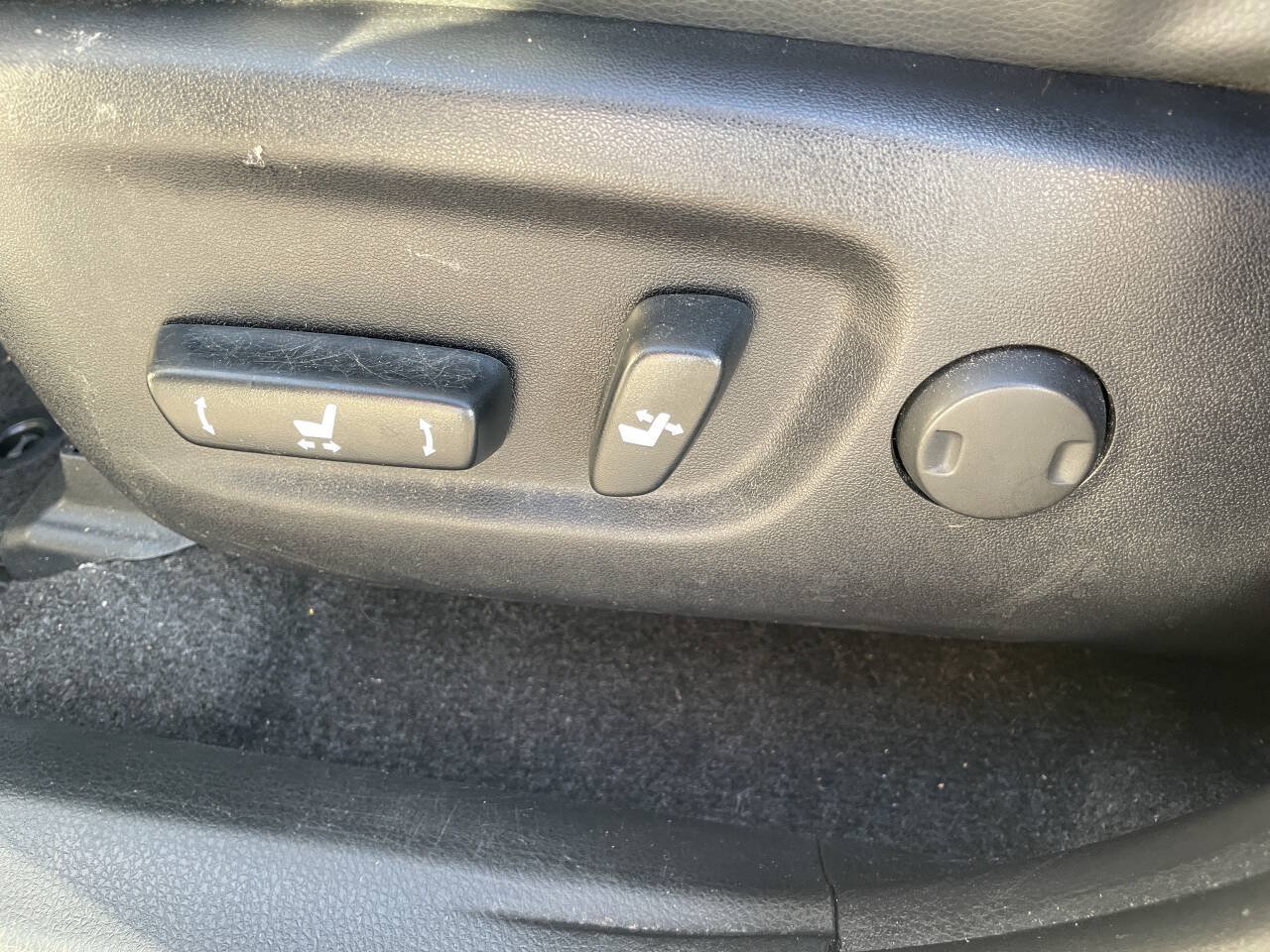 Used 2013 Toyota RAV4 Limited AWD/4WD image 13