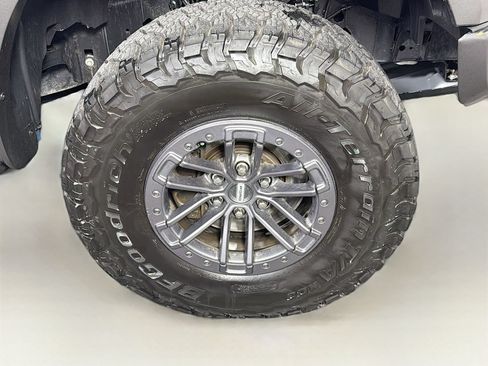 Used 2019 Ford F150 Raptor w/ Equipment Group 802A Luxury AWD/4WD image 35