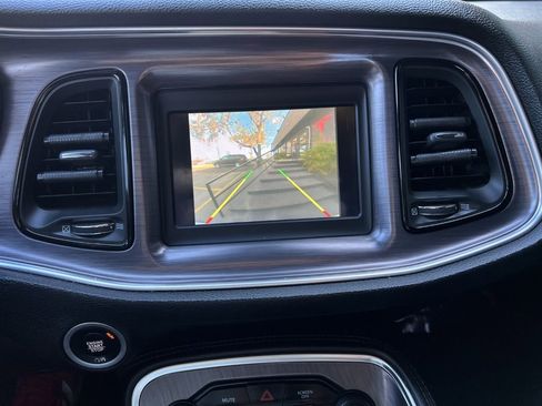 Used 2018 Dodge Challenger SXT image 19