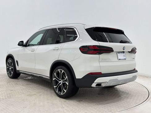 Certified 2026 BMW X5 xDrive40i w/ Climate Comfort Package AWD/4WD image 3