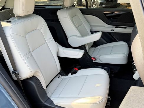 New 2026 Lincoln Aviator AWD w/ Jet Appearance Package image 9