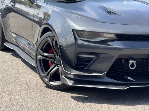 Used 2018 Chevrolet Camaro SS RWD image 4