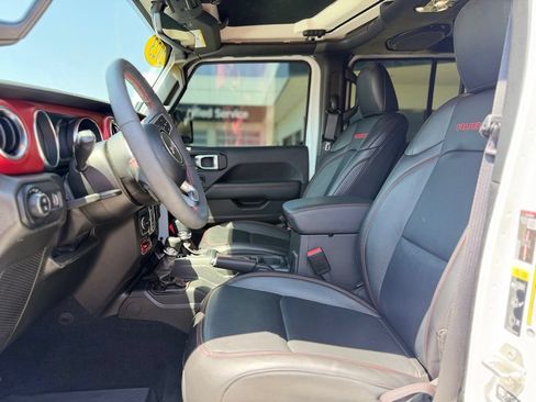 Used 2023 Jeep Gladiator Rubicon w/ Cold Weather Group AWD/4WD image 7