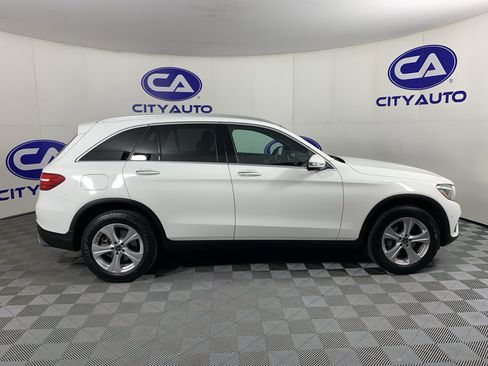 Used 2018 Mercedes-Benz GLC 300 image 2