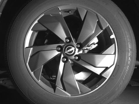 Used 2025 Nissan Rogue SV image 14