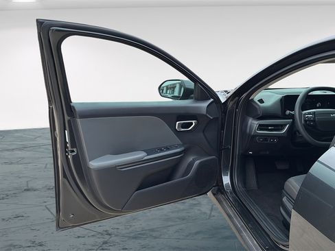 Certified 2025 Kia K4 image 10