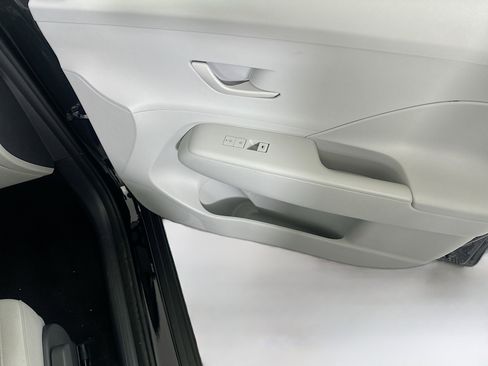 Used 2025 Hyundai Kona SEL image 30