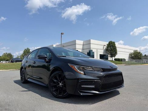 Used 2021 Toyota Corolla SE w/ Carpet Mat Package (TMS) FWD image 2