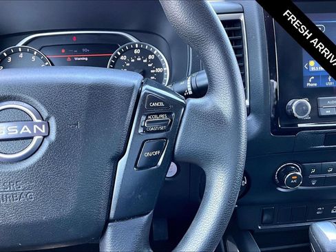 Used 2022 Nissan Frontier SV AWD/4WD image 13