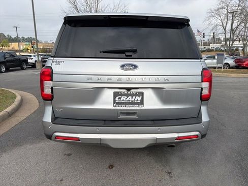 Used 2024 Ford Expedition XLT image 6