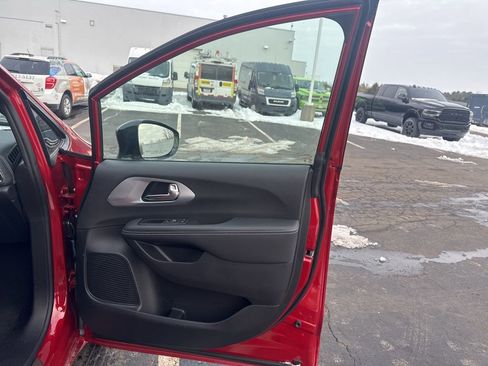 New 2026 Chrysler Pacifica Limited w/ S Appearance Package image 53