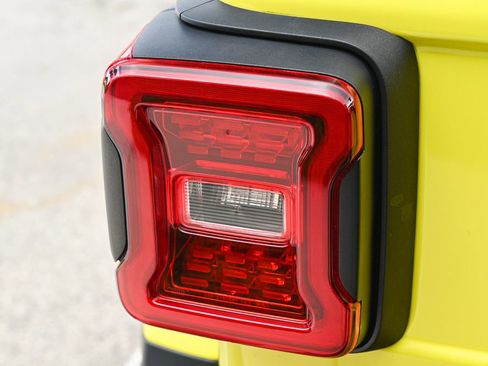 Used 2024 Jeep Wrangler Unlimited Rubicon image 47