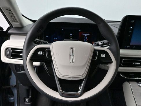 Used 2025 Lincoln Aviator Reserve w/ Equipment Group 201A image 15