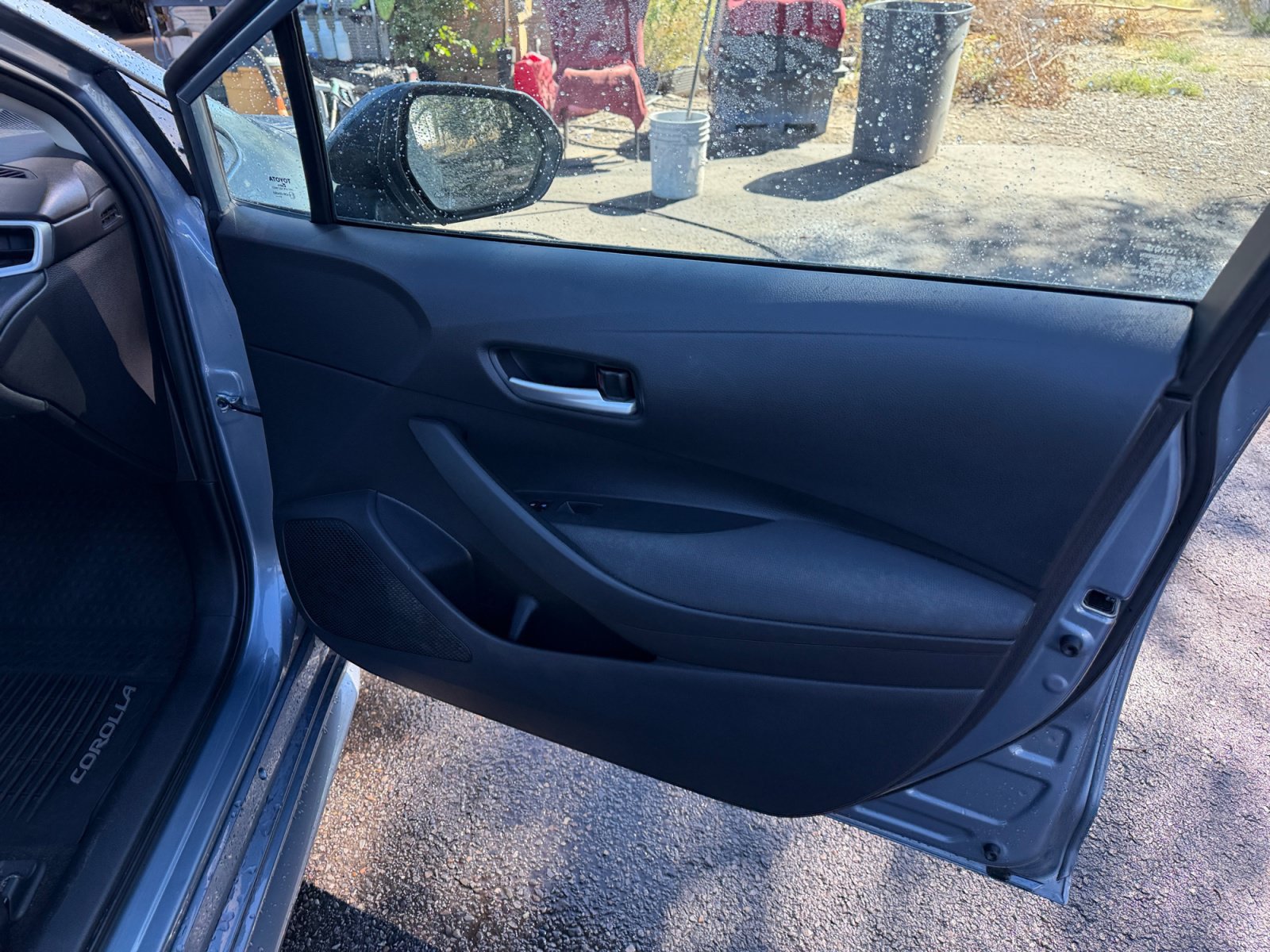 Used 2020 Toyota Corolla LE FWD image 17