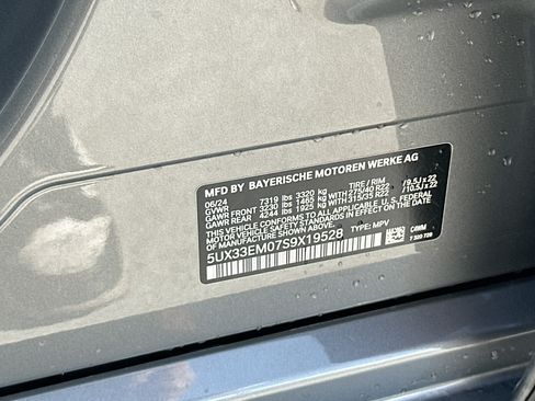 Used 2025 BMW X7 M60i AWD/4WD image 36
