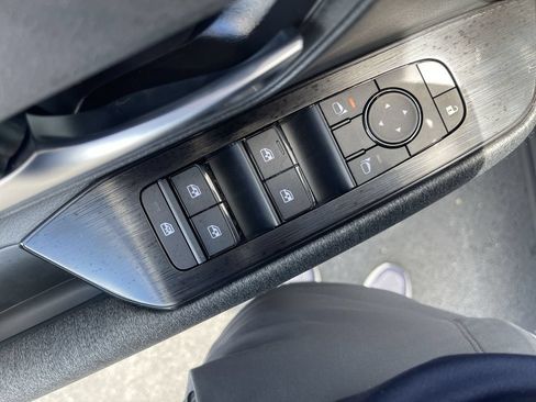 Used 2026 Nissan Kicks SV AWD/4WD image 17