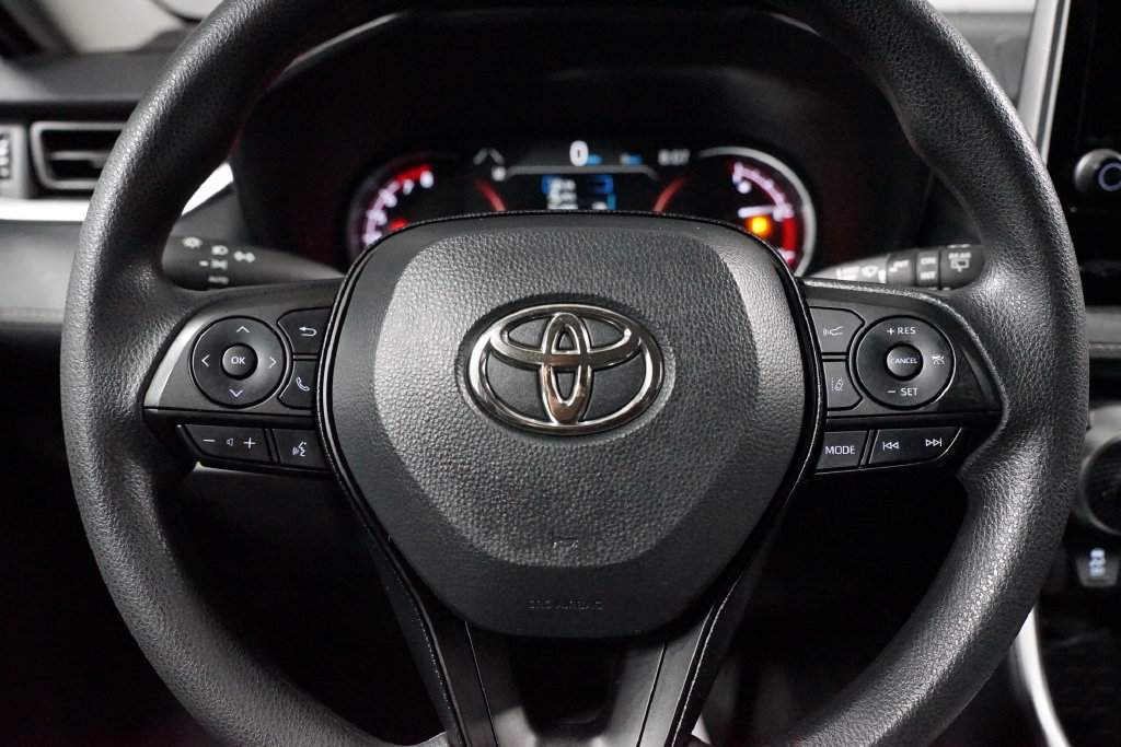 Certified 2025 Toyota RAV4 XLE FWD image 12