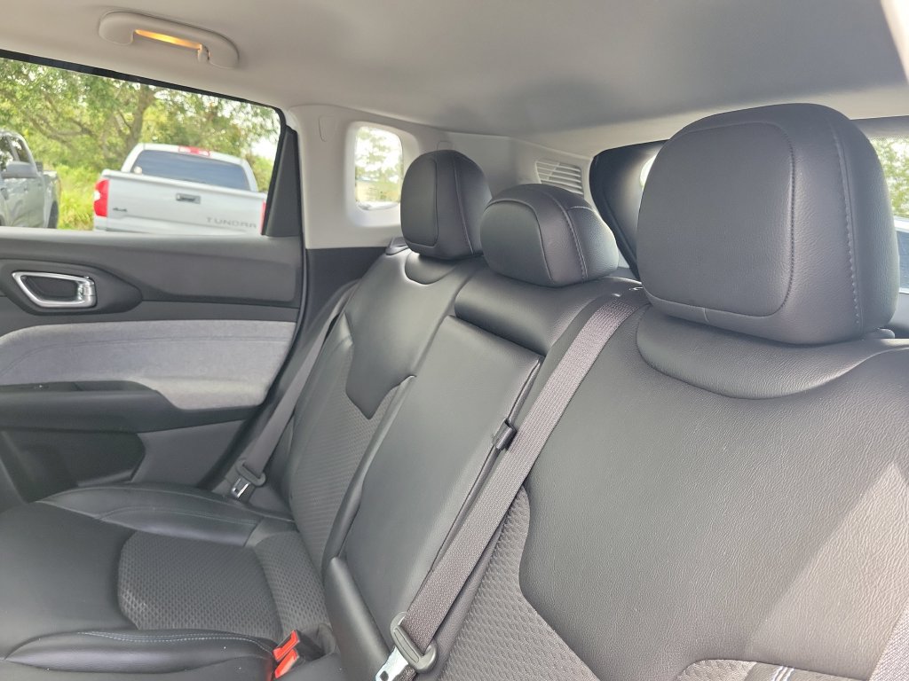 Used 2022 Jeep Compass Latitude FWD image 23