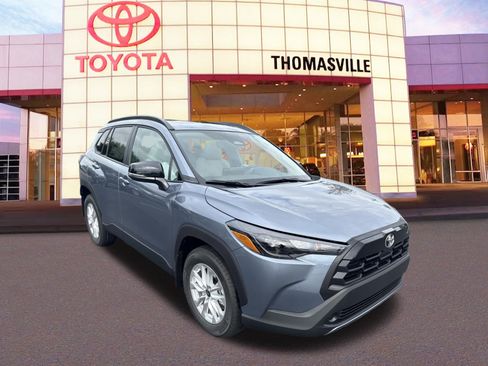 New 2026 Toyota Corolla Cross LE w/ Moonroof Package FWD image 3