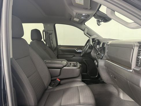 Used 2024 Chevrolet Silverado 1500 LT AWD/4WD image 10