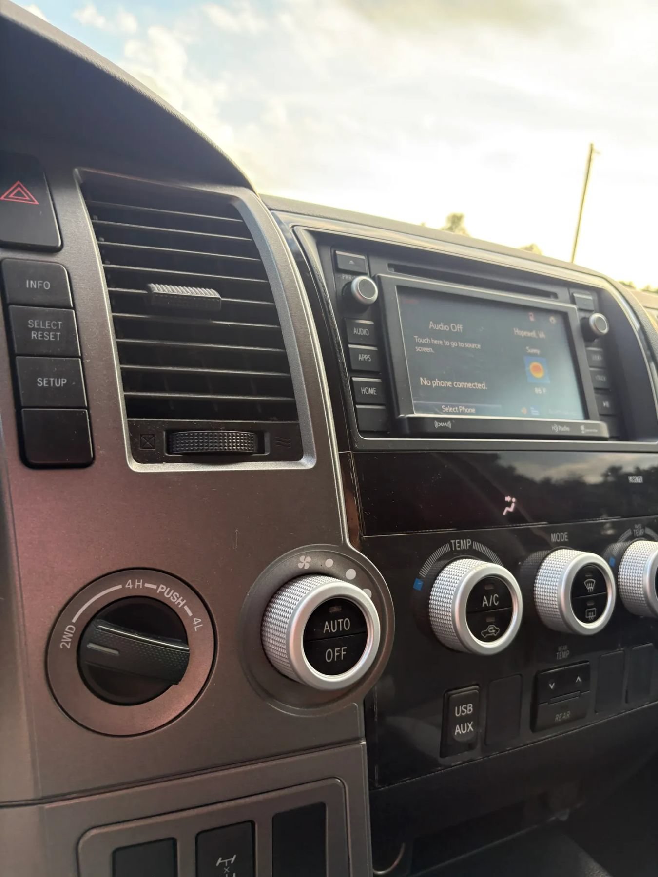 Used 2016 Toyota Sequoia SR5 AWD/4WD image 13