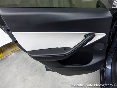 Used 2022 Tesla Model Y Performance AWD/4WD image 37