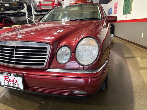 Used 1999 Mercedes-Benz E 320 Sedan image 65