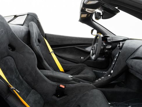 Used 2024 McLaren 750S Spider image 39