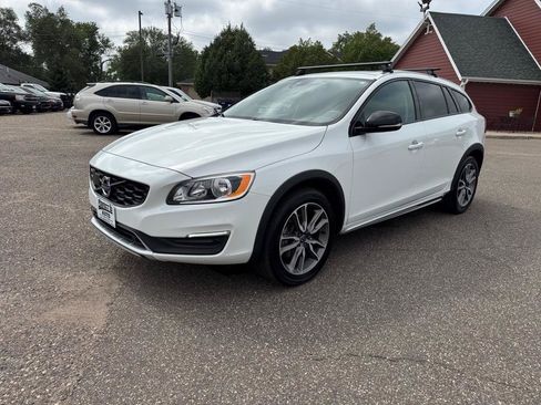 Used 2018 Volvo V60 T5 Cross Country w/ Convenience Package AWD/4WD image 10