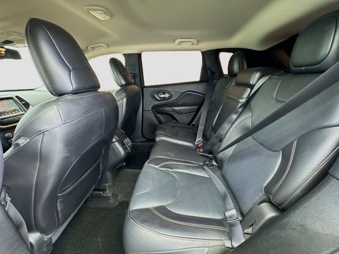 Used 2016 Jeep Cherokee Limited w/ Luxury Group image 14