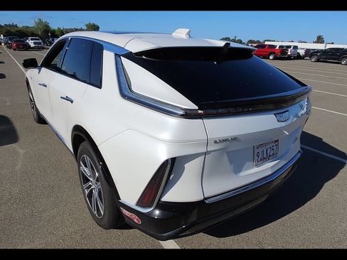 Used 2024 Cadillac Lyriq Luxury RWD image 4