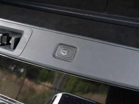 Used 2025 Ford Expedition Active RWD image 15