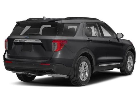 Used 2023 Ford Explorer XLT w/ Equipment Group 202A AWD/4WD image 2