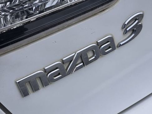 Used 2010 MAZDA MAZDA3 i Sport FWD image 12