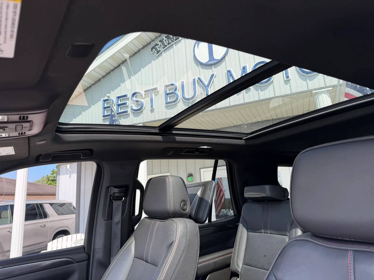 Used 2021 Chevrolet Tahoe RST w/ Luxury Package AWD/4WD image 21