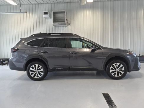 Used 2023 Subaru Outback Premium AWD/4WD image 2