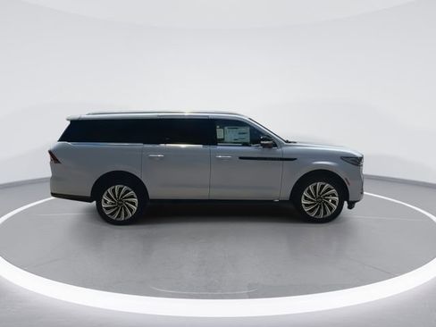 New 2025 Lincoln Navigator L Black Label AWD/4WD image 9