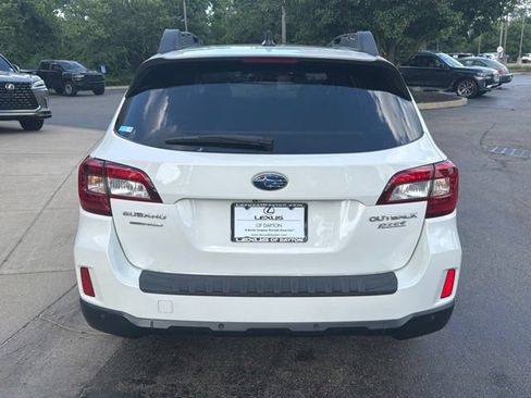 Used 2017 Subaru Outback 2.5i Limited AWD/4WD image 6
