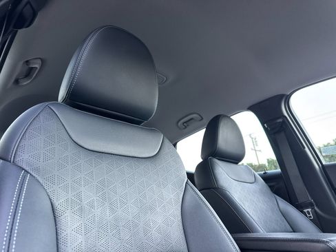 Used 2022 Chevrolet Bolt EUV Premier image 17